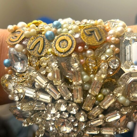 Wendy Gell Elegant Crystal and Pearl Statement Wristie, Signed - Picture 5 of 10